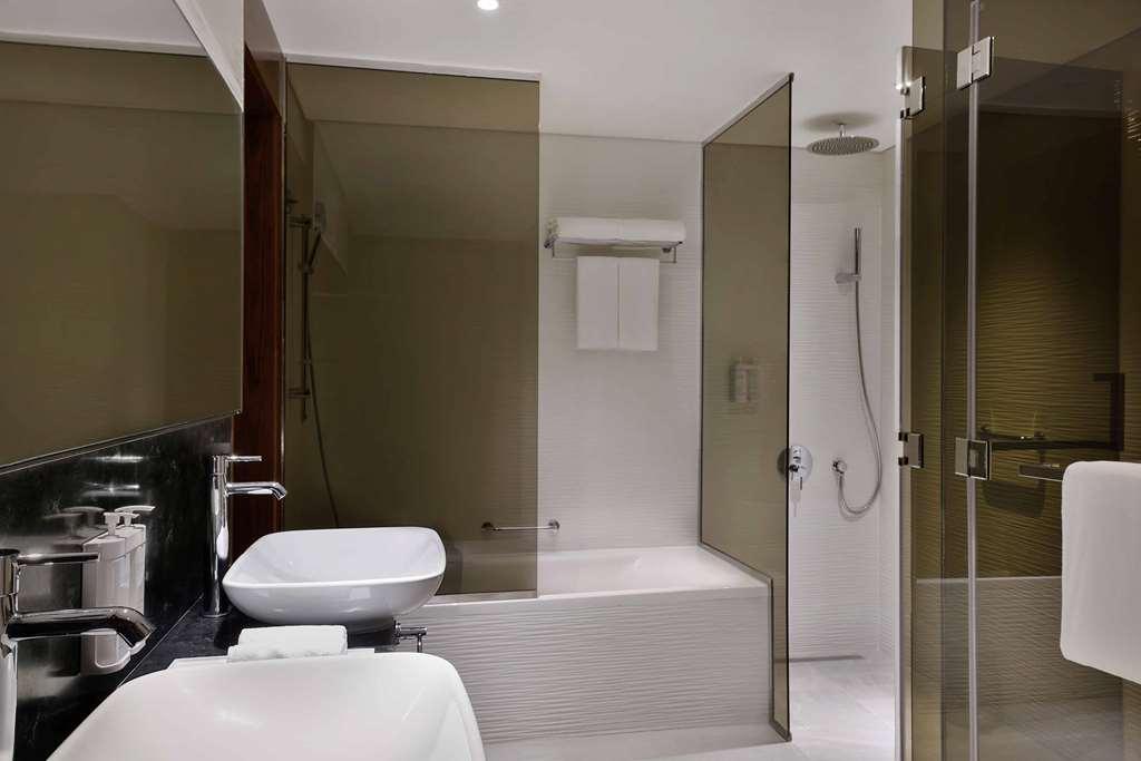 The First Collection Dubai Waterfront Hotel Phòng bức ảnh